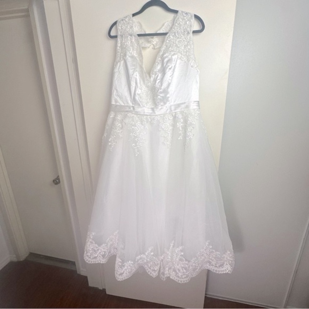 Elegant White Lace Dress